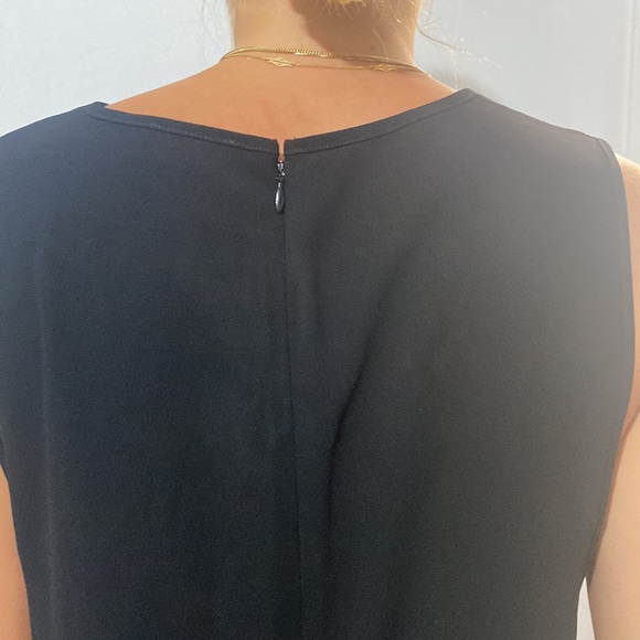 Sonia. By Sonia RYKIEL. The perfect black dress. Can be used for work or a date. - Picture 3 of 10